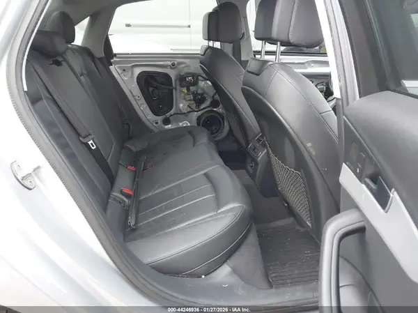 WAUENAF40JA158273 2018 AUDI A4 - Image 8