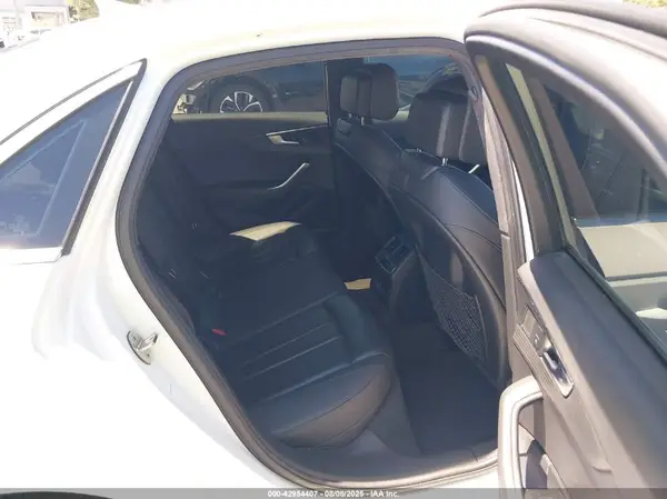 WAUENAF41HN013830 2017 AUDI A4 - Image 8