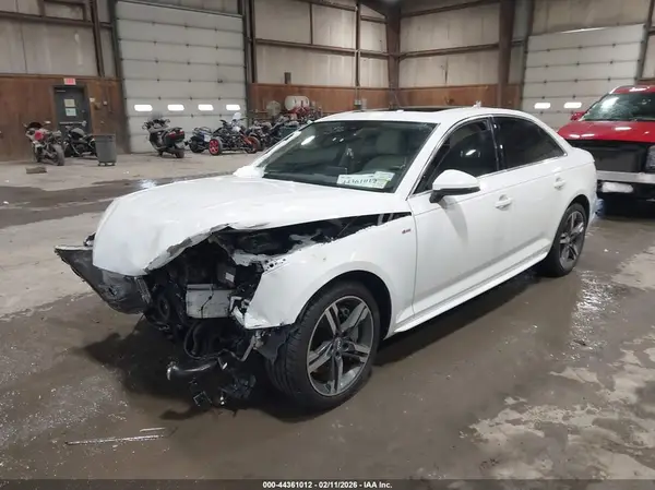WAUENAF41HN027744 2017 AUDI A4 - Image 2