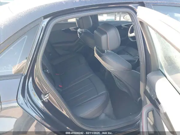 WAUENAF41JA058327 2018 AUDI A4 - Image 8