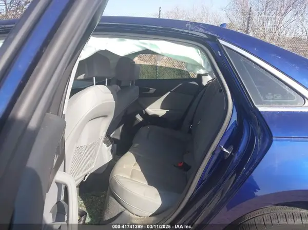 WAUENAF41KN012720 2019 AUDI A4 - Image 8