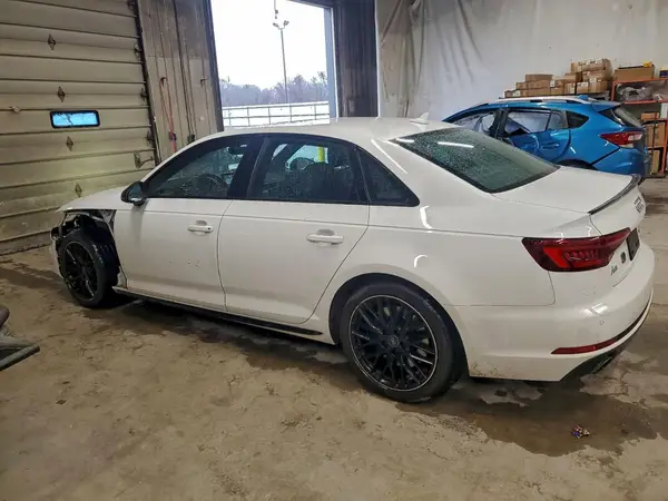 WAUENAF42JA141975 2018 AUDI A4 - Image 2
