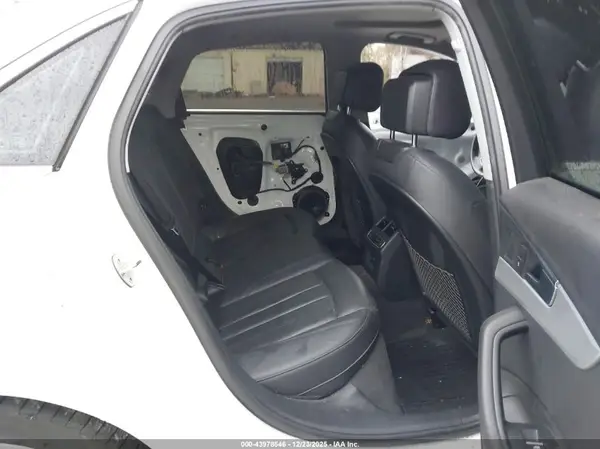 WAUENAF43HN009732 2017 AUDI A4 - Image 8