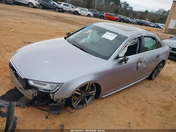 WAUENAF43JA110542 2018 AUDI A4 - Image 2