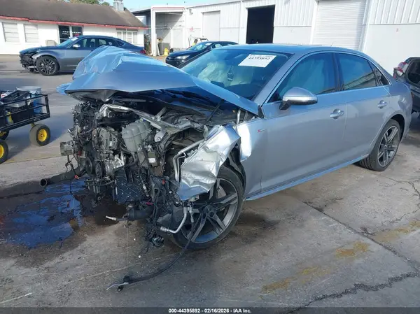 WAUENAF43JA164925 2018 AUDI A4 - Image 2