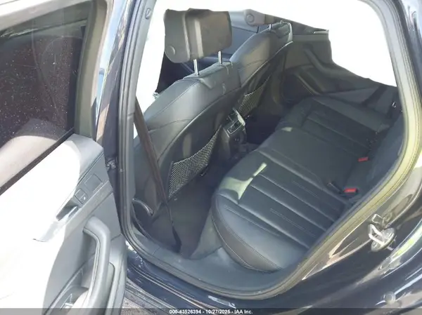 WAUENAF44HN011070 2017 AUDI A4 - Image 8