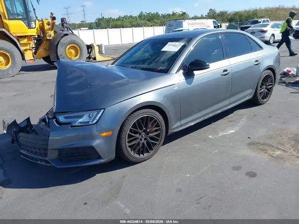 WAUENAF45JA068679 2018 AUDI A4 - Image 2