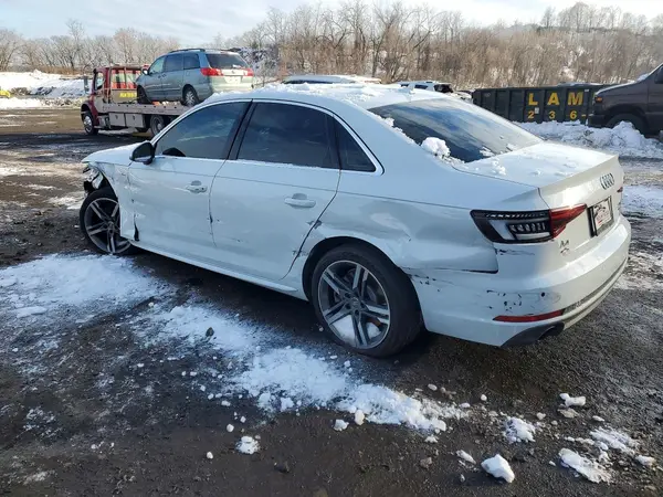 WAUENAF45JA200775 2018 AUDI A4 - Image 2