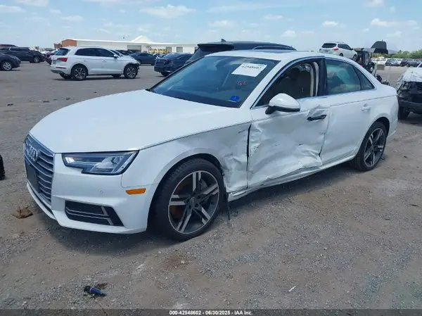 WAUENAF45JN007602 2018 AUDI A4 - Image 2