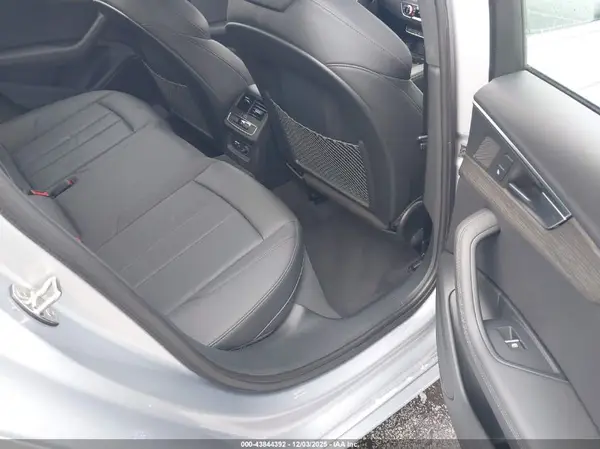 WAUENAF45KN021078 2019 AUDI A4 - Image 8