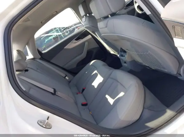 WAUENAF46HN008879 2017 AUDI A4 - Image 8