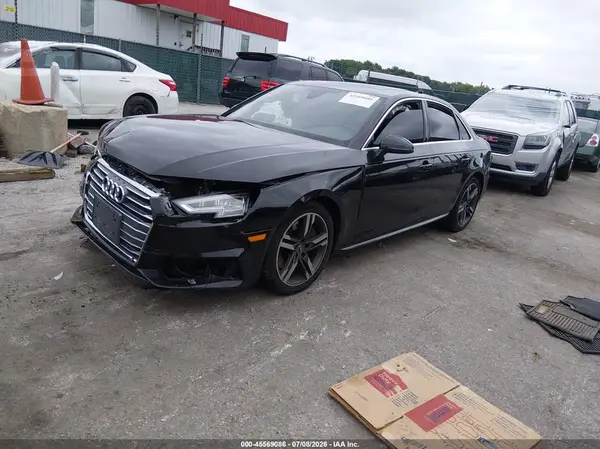 WAUENAF46JN018429 2018 AUDI A4 - Image 2