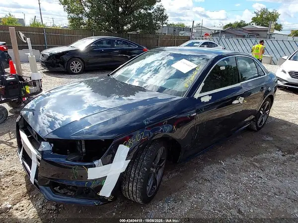 WAUENAF48HN010147 2017 AUDI A4 - Image 2