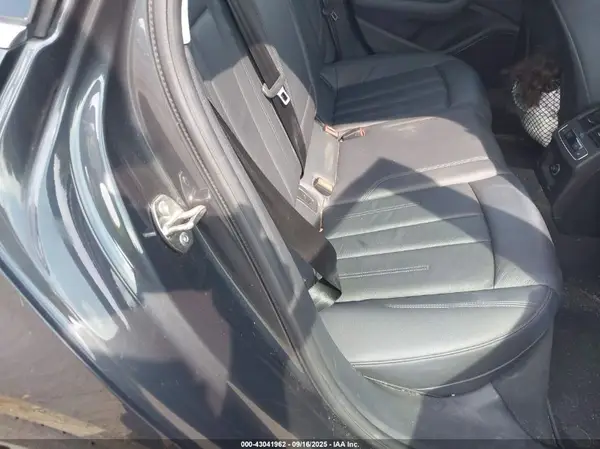 WAUENAF48JA021095 2018 AUDI A4 - Image 8