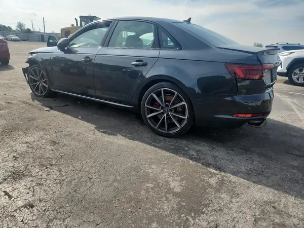 WAUENAF48JN003110 2018 AUDI A4 - Image 2