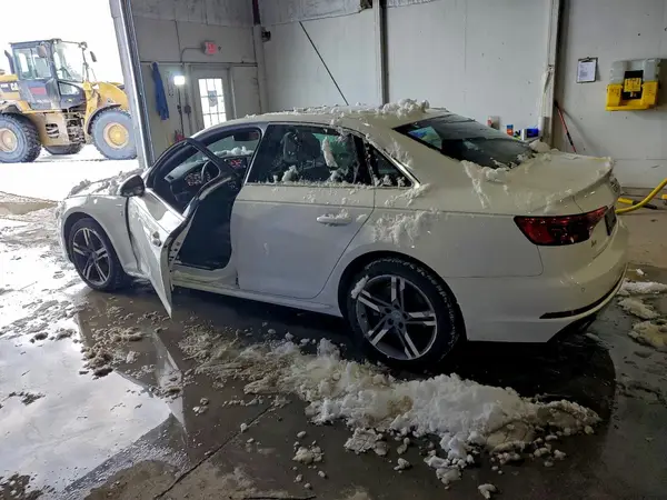 WAUENAF49HN064444 2017 AUDI A4 - Image 2