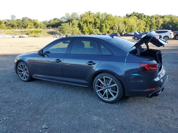 WAUENAF49JA010736 2018 AUDI A4 - Image 2