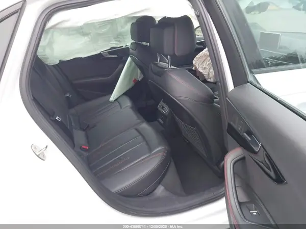 WAUENAF49JN001768 2018 AUDI A4 - Image 8