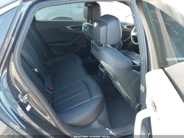 WAUENAF49JN005741 2018 AUDI A4 - Image 8
