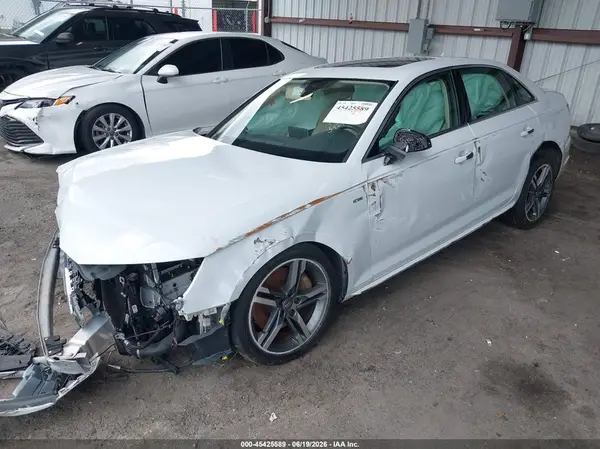 WAUENAF49JN013421 2018 AUDI A4 - Image 2