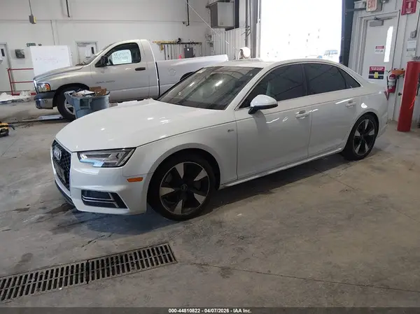 WAUENAF4XHN001031 2017 AUDI A4 - Image 2