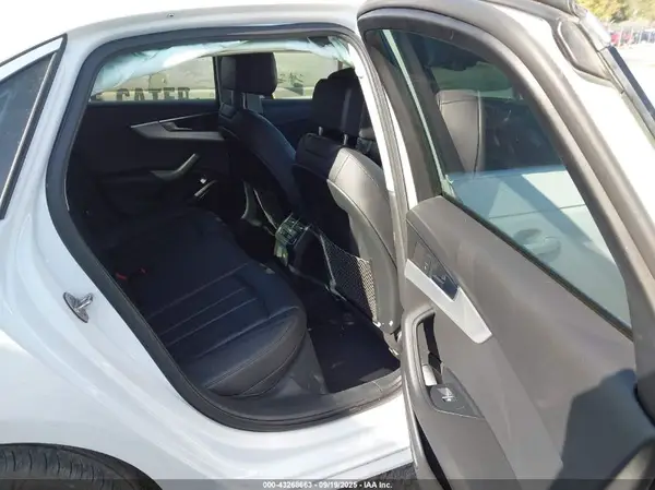 WAUENAF4XHN001742 2017 AUDI A4 - Image 8