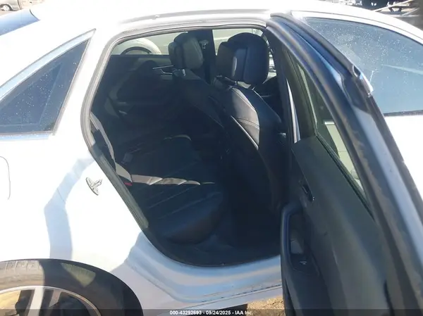 WAUENAF4XJA037847 2018 AUDI A4 - Image 8