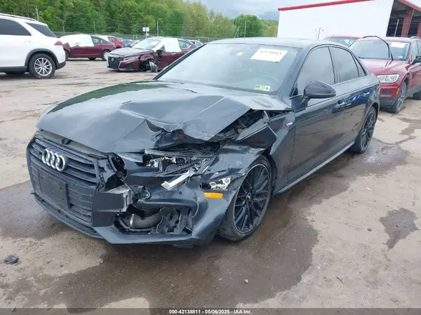 WAUENAF4XJA038450 2018 AUDI A4 - Image 2