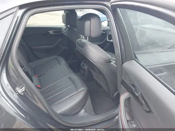 WAUENAF4XJA038450 2018 AUDI A4 - Image 8