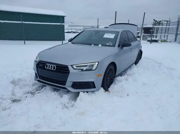 WAUENAF4XJA055460 2018 AUDI A4 - Image 2