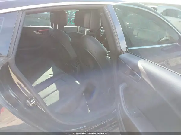 WAUENCF50JA008748 2018 AUDI A5 - Image 8