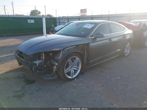 WAUENCF51JA005485 2018 AUDI A5 - Image 2