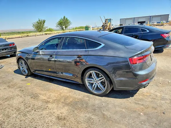 WAUENCF51JA027809 2018 AUDI A5 - Image 2