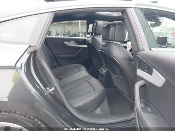 WAUENCF52KA057886 2019 AUDI A5 - Image 8