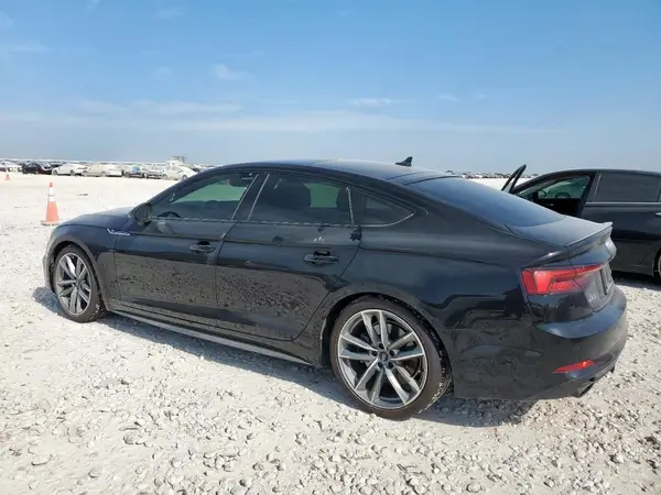 WAUENCF53KA010530 2019 AUDI A5 - Image 2