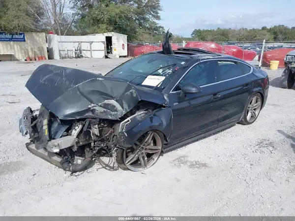WAUENCF54KA018877 2019 AUDI A5 - Image 2