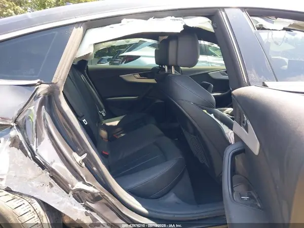 WAUENCF54KA076326 2019 AUDI A5 - Image 8
