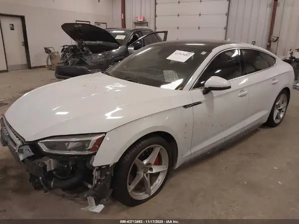 WAUENCF55JA095661 2018 AUDI A5 - Image 2
