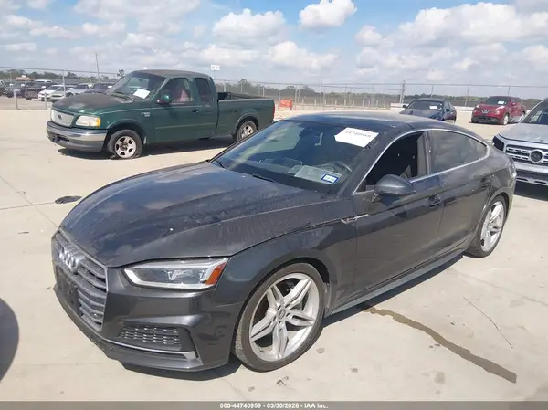 WAUENCF55KA008472 2019 AUDI A5 - Image 2