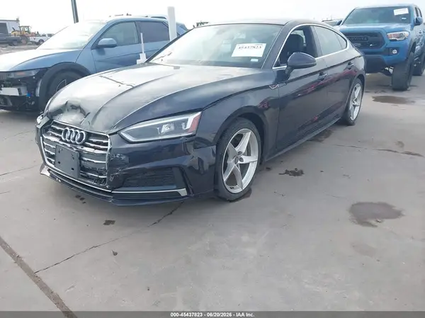 WAUENCF5XJA010085 2018 AUDI A5 - Image 2