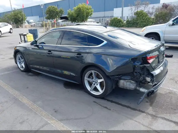 WAUENCF5XJA112549 2018 AUDI A5 - Image 2