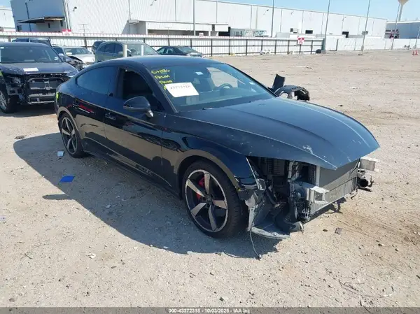 WAUFACF51NA013592 2022 AUDI A5 - Image 1