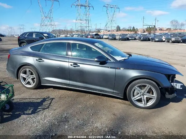 WAUFACF52MA047877 2021 AUDI A5 - Image 1