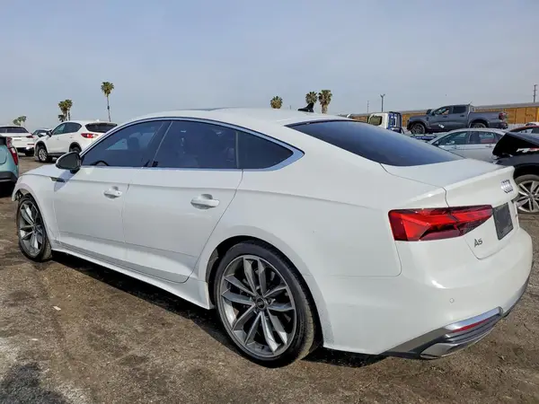 WAUFACF52NA017974 2022 AUDI A5 - Image 2
