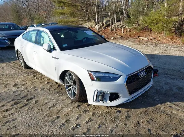 WAUFACF52NA022852 2022 AUDI A5 - Image 1