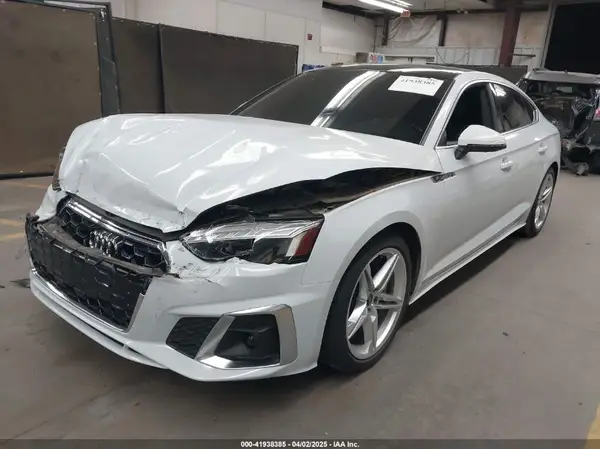 WAUFACF53NA018986 2022 AUDI A5 - Image 2