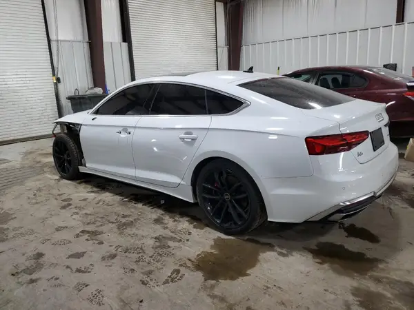 WAUFACF53NA024934 2022 AUDI A5 - Image 2