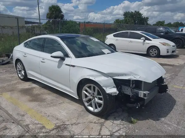 WAUFACF53RA015947 2024 AUDI A5 - Image 1