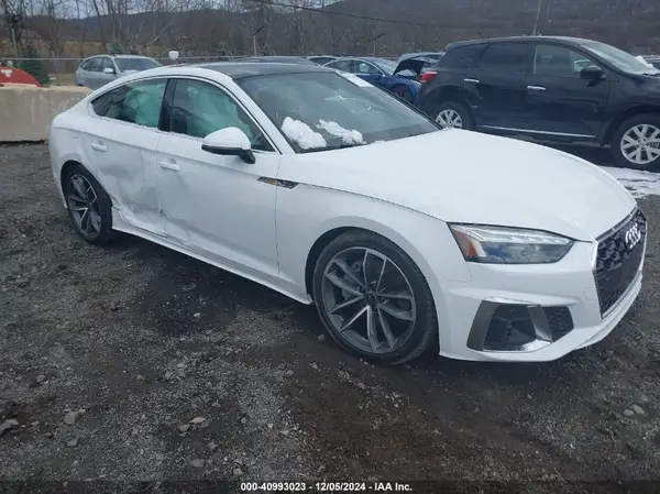 WAUFACF56NA036561 2022 AUDI A5 - Image 1