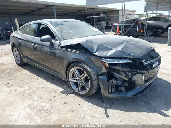 WAUFACF57NA018358 2022 AUDI A5 - Image 1